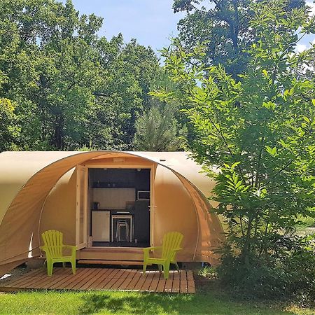Camping Bois De St Hilaire Chalandray 外观 照片