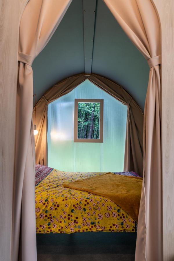 Camping Bois De St Hilaire Chalandray 外观 照片