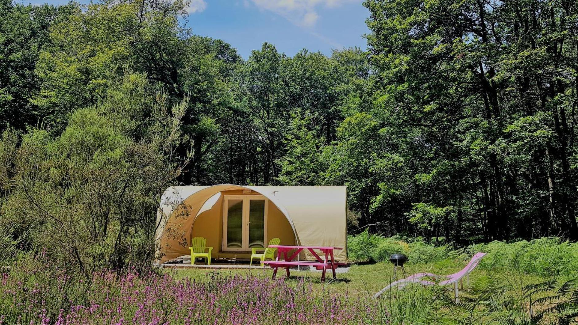 Camping Bois De St Hilaire Chalandray 外观 照片