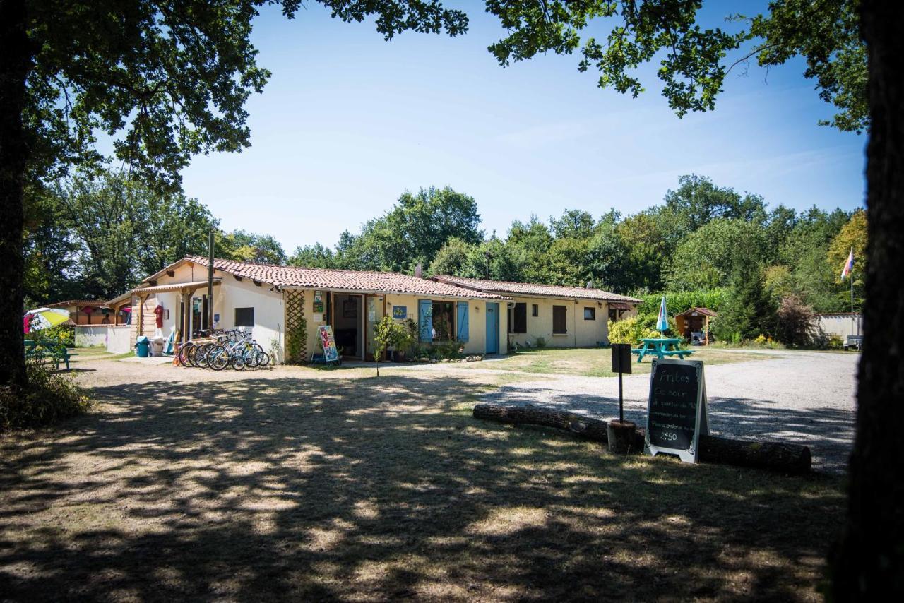 Camping Bois De St Hilaire Chalandray 外观 照片