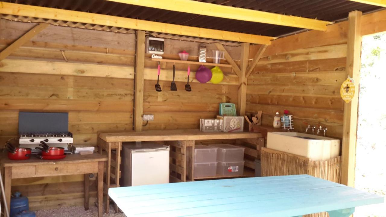 Camping Bois De St Hilaire Chalandray 外观 照片