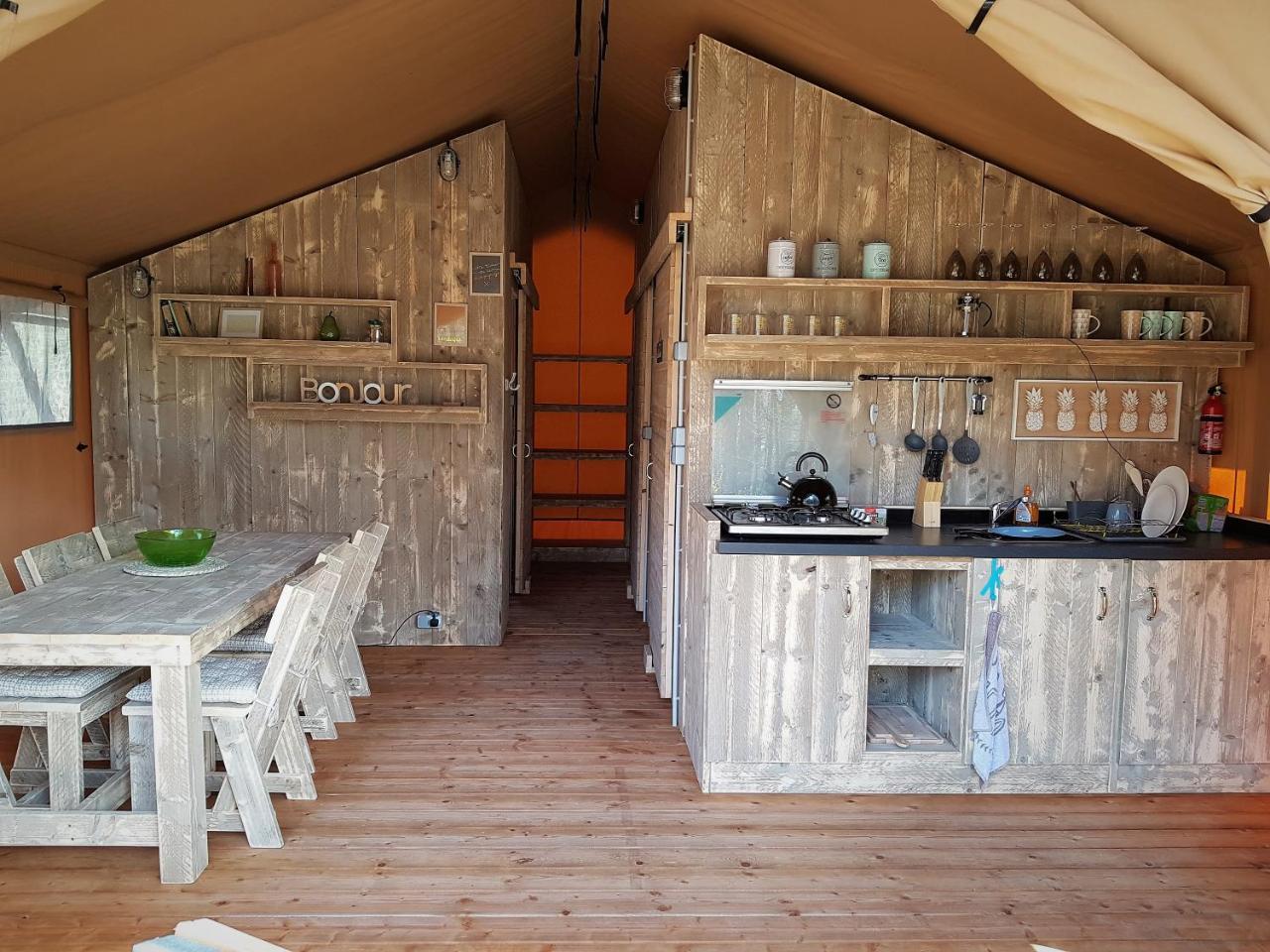Camping Bois De St Hilaire Chalandray 外观 照片