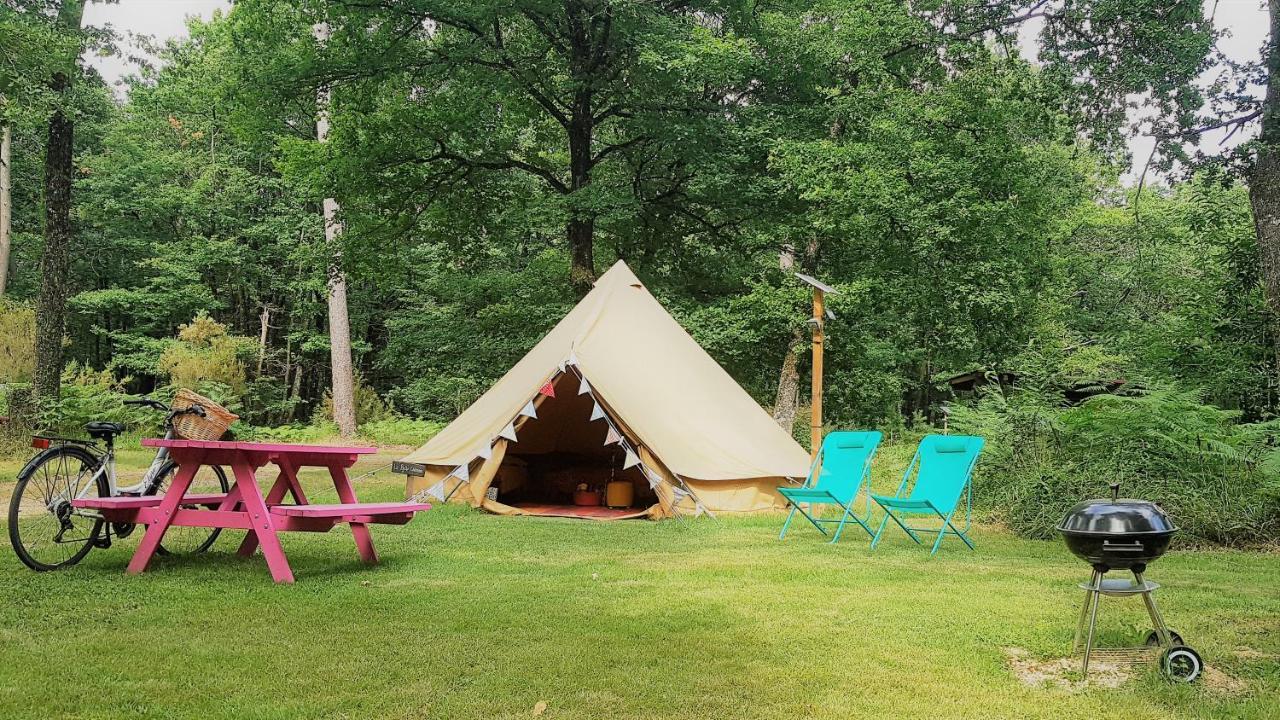 Camping Bois De St Hilaire Chalandray 外观 照片