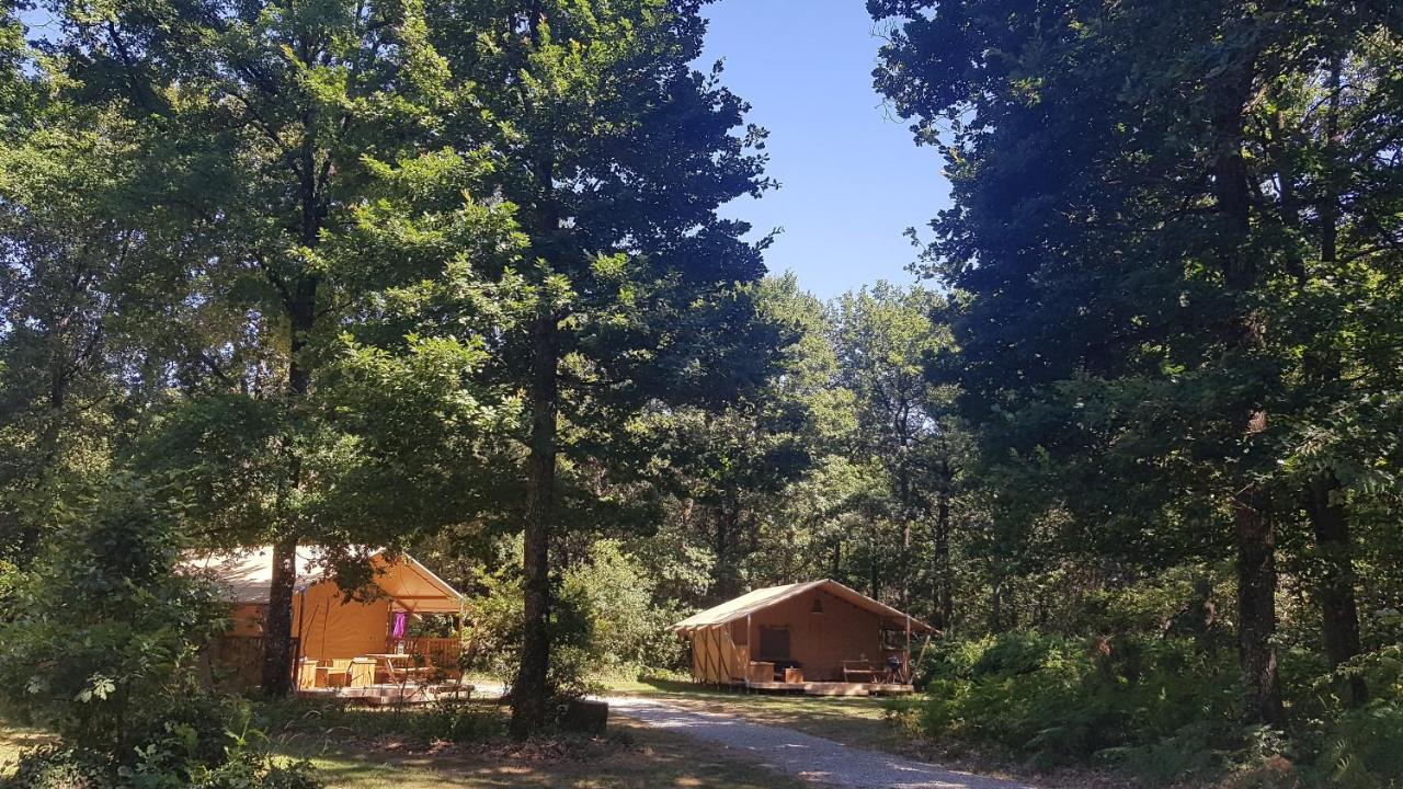 Camping Bois De St Hilaire Chalandray 外观 照片