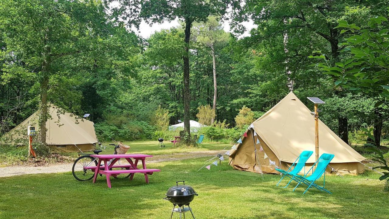 Camping Bois De St Hilaire Chalandray 外观 照片